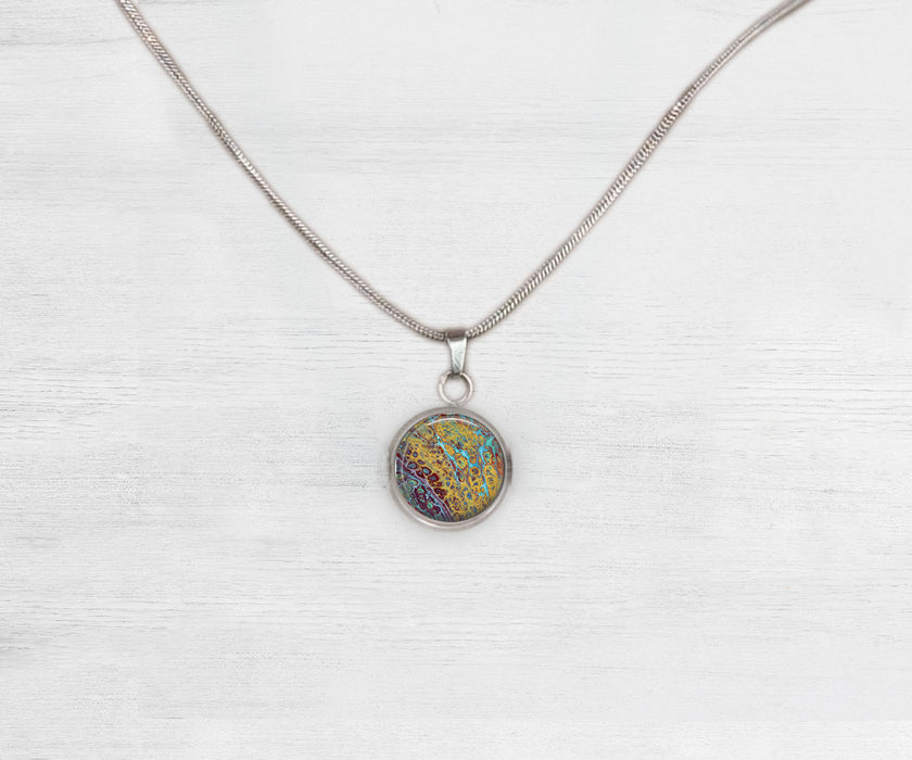 Amber Waves Small Circle Necklace | Beach Jewelry