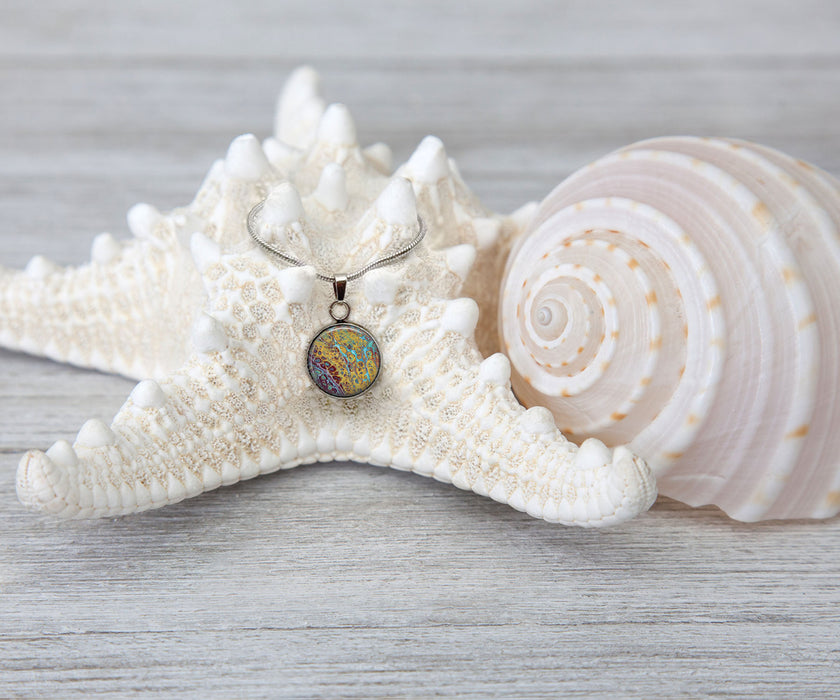 Amber Waves Small Circle Necklace | Beach Jewelry